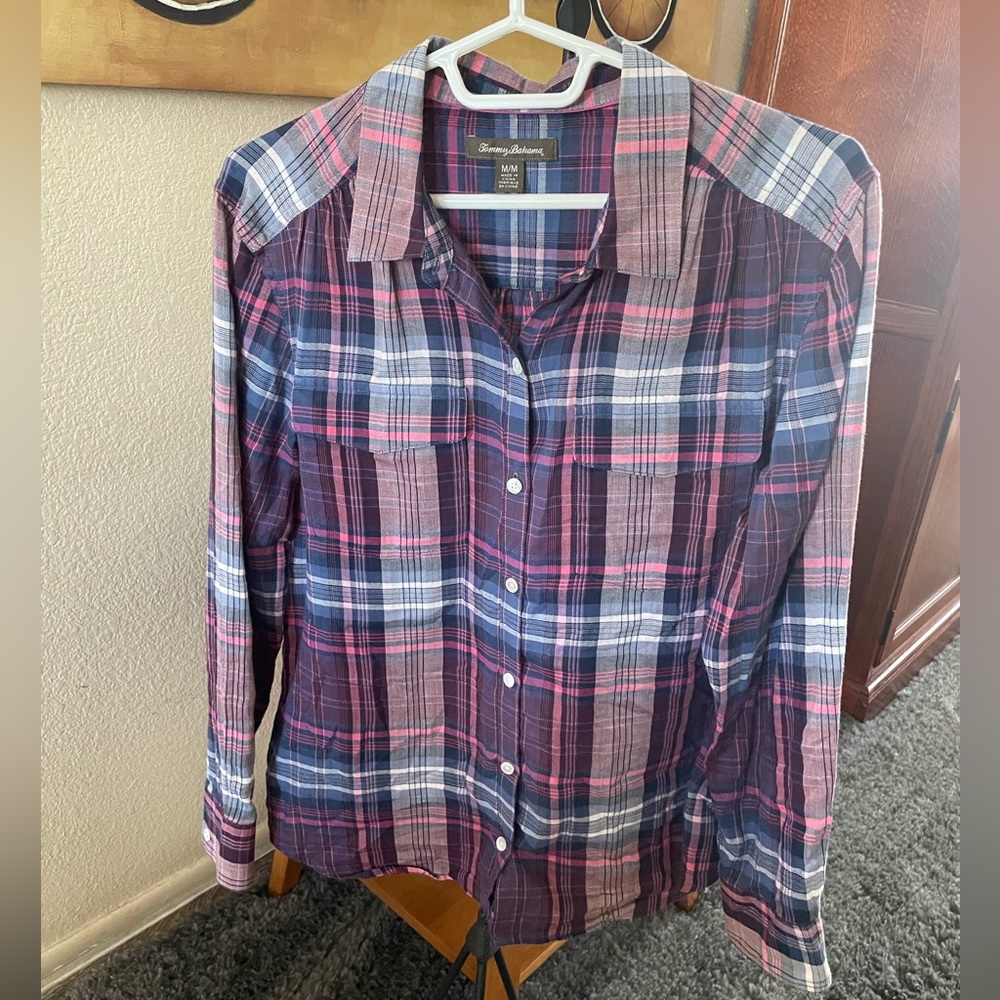 Tommy Bahama, plaid dual front pocket long sleeve shirt, size M, great condition